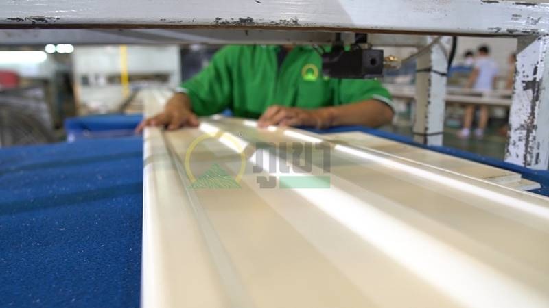 แผ่นหลังคาไวนิล ตราภูเขา